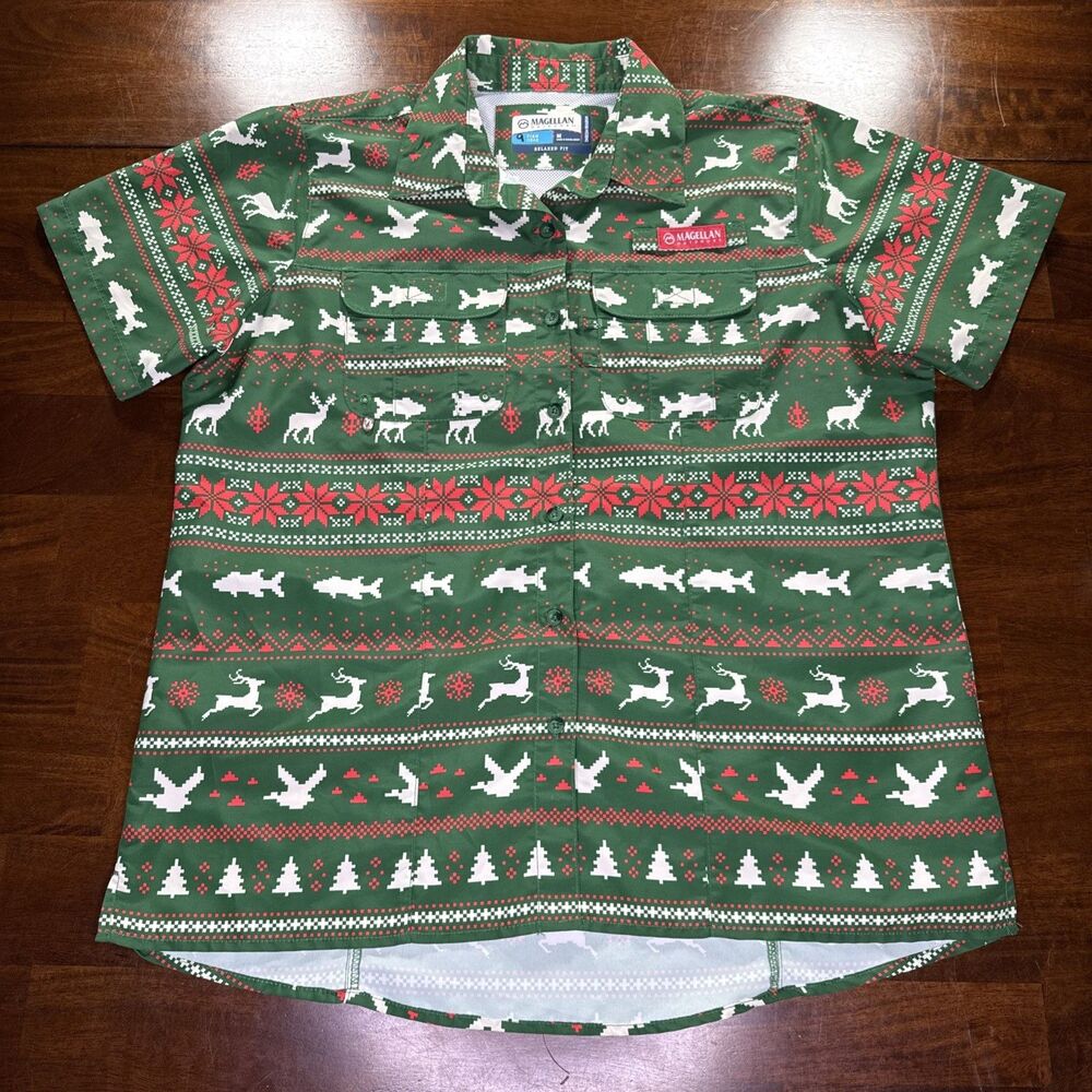 Magellan Outdoors Shirt Mens Medium Performance Holiday AOP Green Short Sleeve